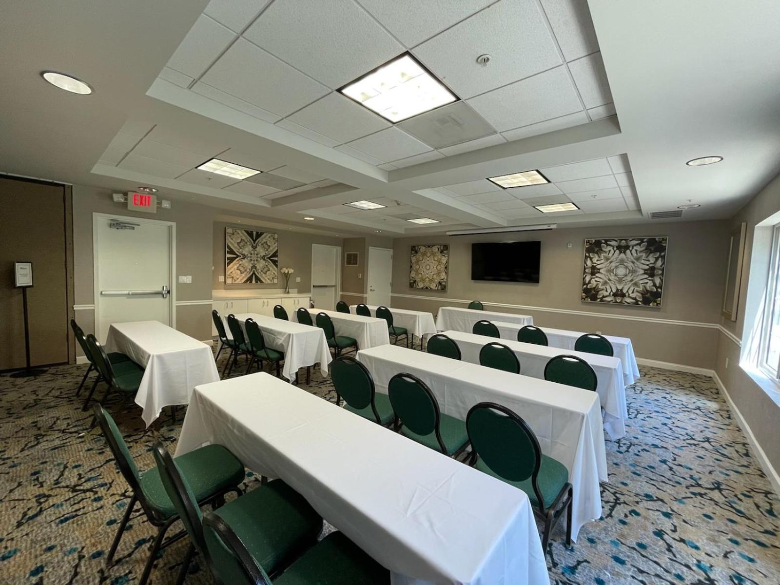 Hilton Garden Inn Calabasas Buitenkant foto