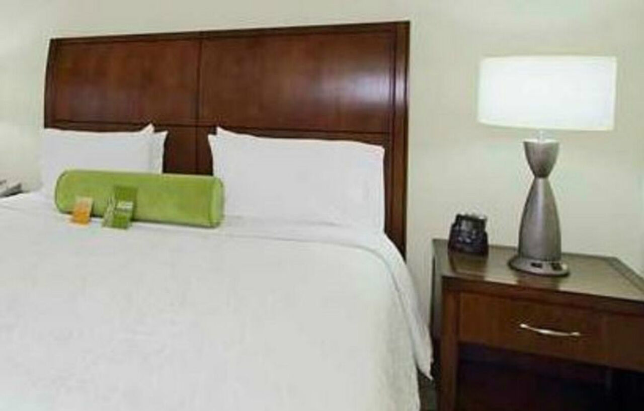 Hilton Garden Inn Calabasas Buitenkant foto